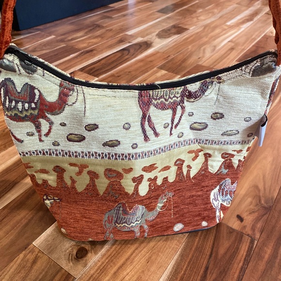 KAPTEKS Unique Camel Tapestry Bag. - Picture 7 of 7